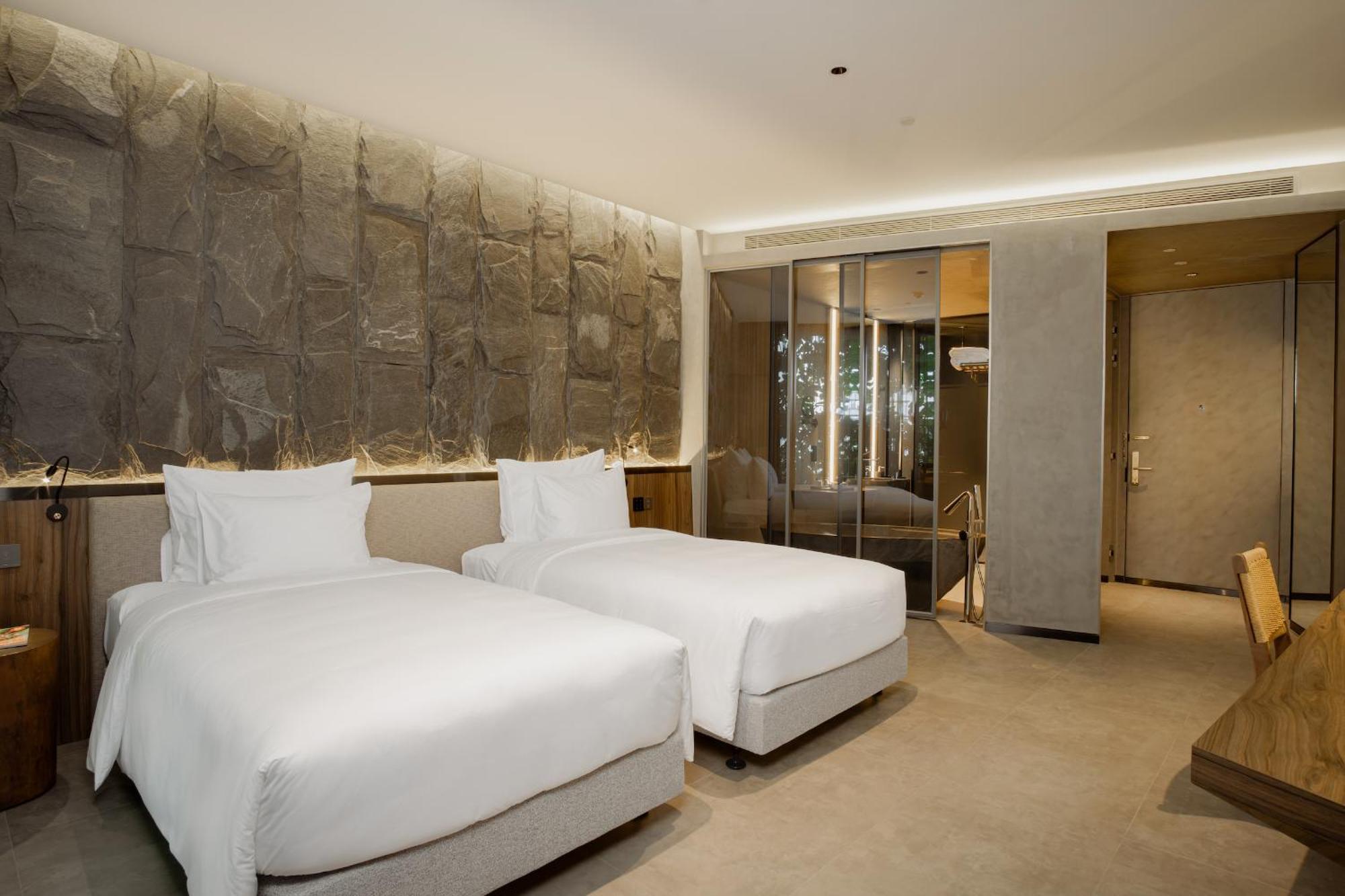 M Hotel 5*